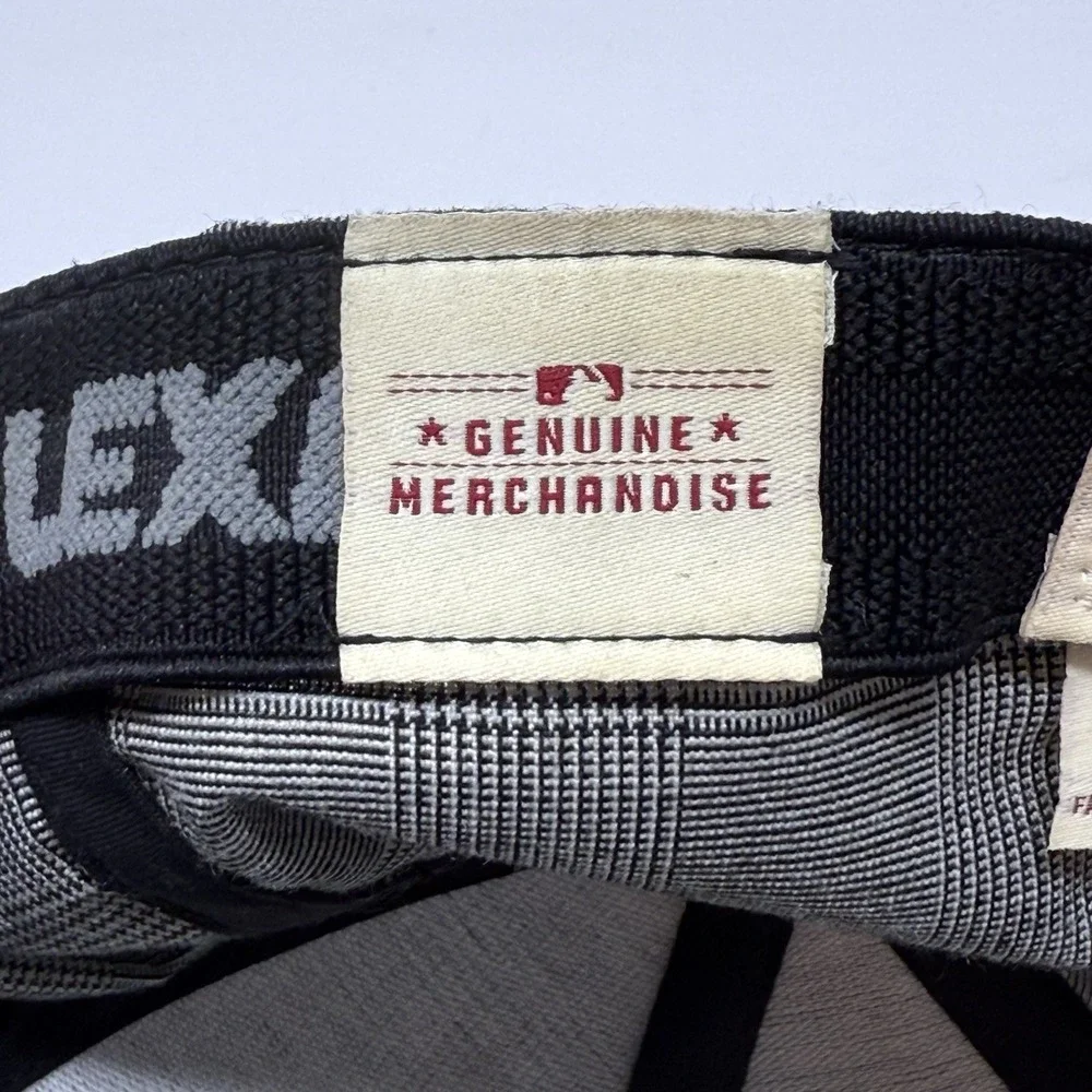 Boston Red Socks '47‎ Brand Gray Plaid Baseball Hat Cap Size M-L FlexFit